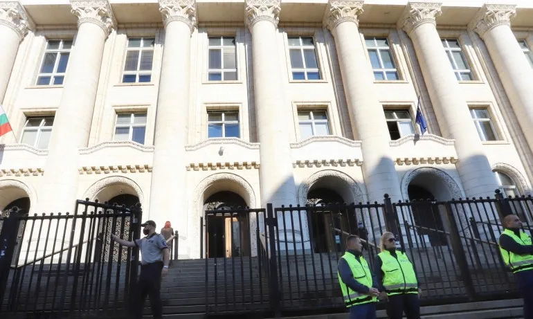 Прокуратурата нареди проверка за нерегламентиран добив на злато по поречието на реките - Tribune.bg