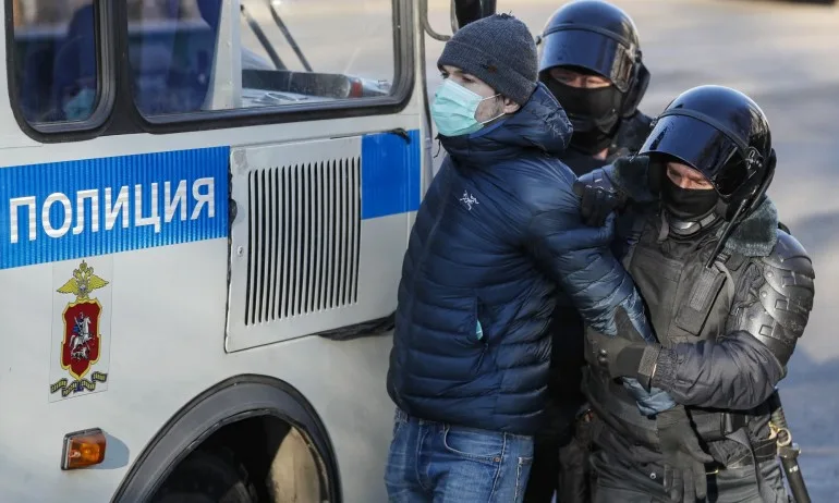 Арести пред съда преди делото на Навални в Русия - Tribune.bg