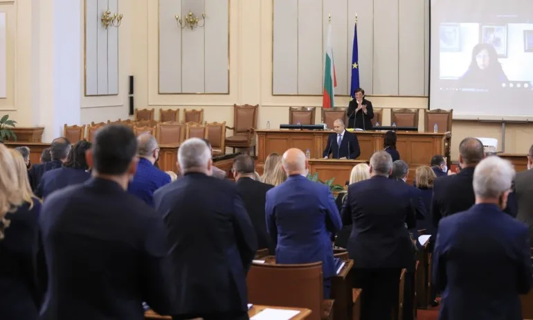 Психолог: Стилът на Радев в НС – нещо между Саруман и Кръстникът, партиите напомняли глутница - Tribune.bg