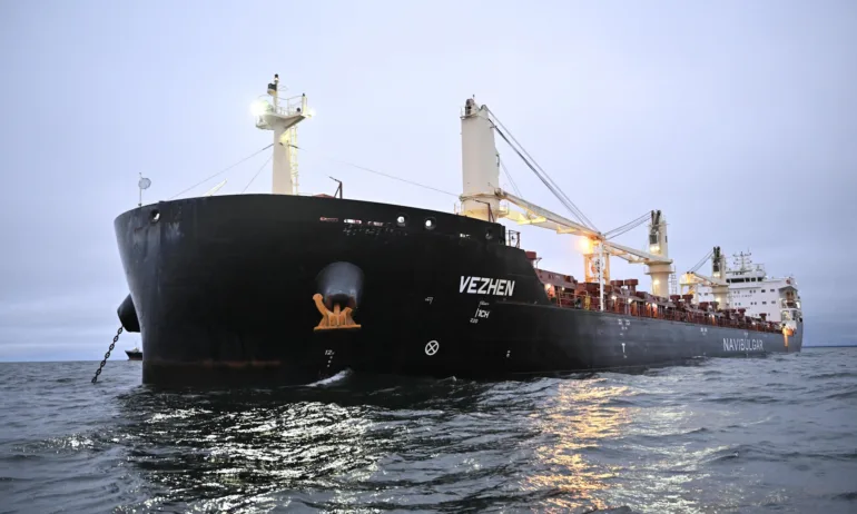 Разследването започна: Шведските власти се качиха на борда на кораба Вежен - Tribune.bg