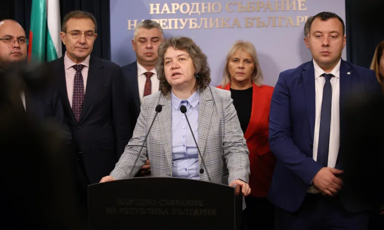 БСП и Възраждане внасят искане в КС за връщане правомощията на президента за съставяне на служебни кабинети - Tribune.bg