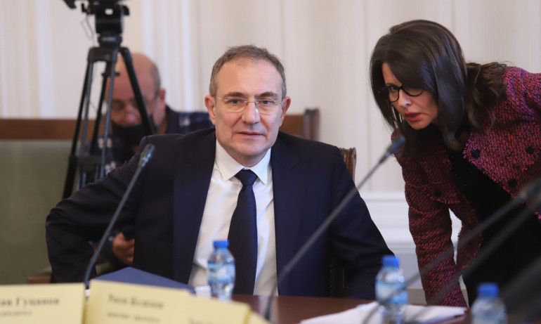 БСП искат замразяване на нотите за руските дипломати и разглеждане на ситуацията в НС - Tribune.bg