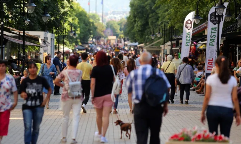 Прогрес! 61% от младите българи не желаят да емигрират - Tribune.bg