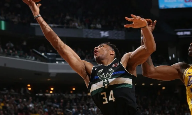 Милуоки победи Лейкърс в дербито на лидерите - Tribune.bg