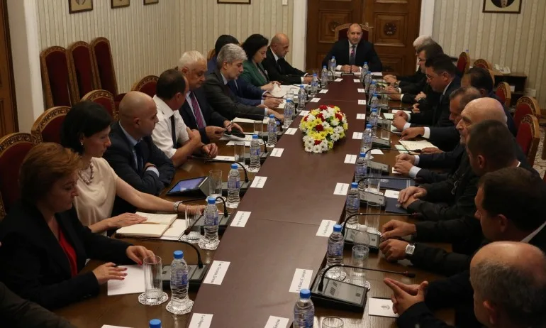 Дончев: Единствената мярка, която не сме взели, е тотално унищожение на всички домашни прасета - Tribune.bg