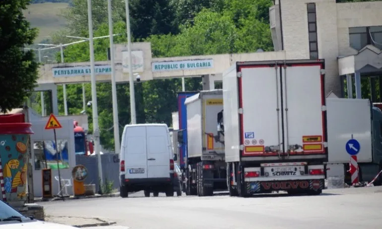 Двама българи с фалшив PCR тест са задържани на ГКПП Кулата-Промахон - Tribune.bg