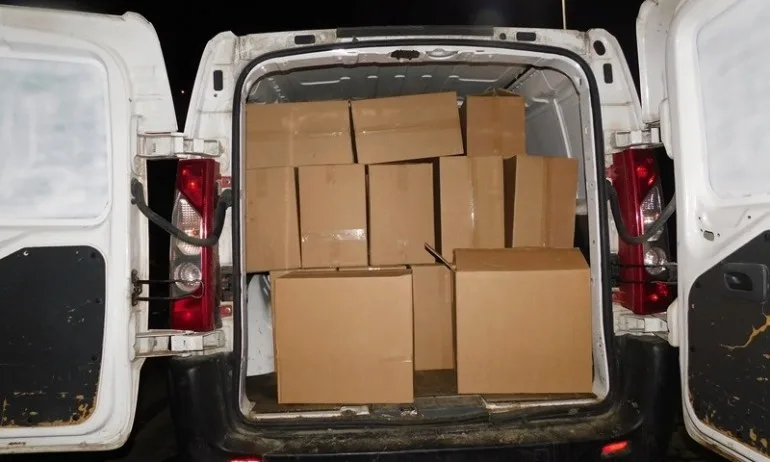 Хванаха 50 мастербокса контрабандни цигари - Tribune.bg