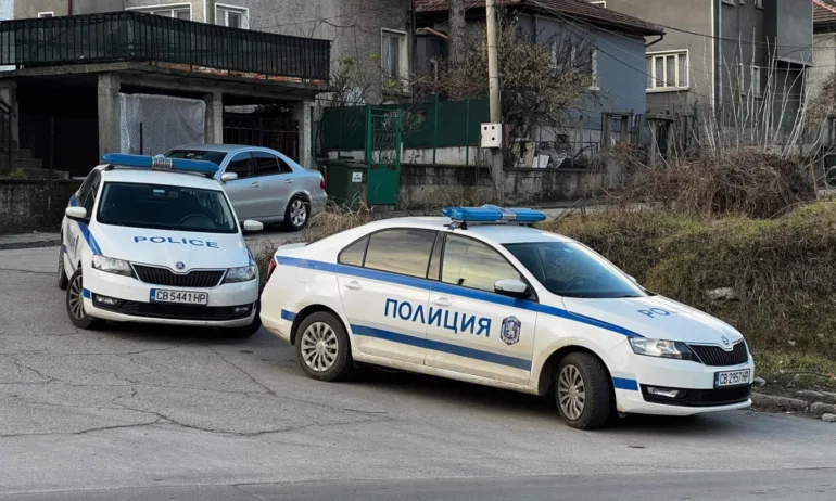 Задържаха 12 души при спецакция във Варна, откриха в жилища и коли голямо количество наркотици - Tribune.bg
