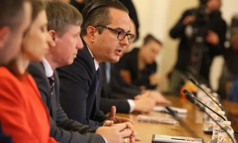 Възраждане на срещата с ГЕРБ-СДС: Не подкрепяме друг мандат освен нашия - Tribune.bg