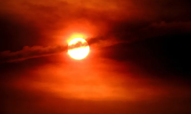 КОД ЖЕГА: Европа е обхваната от гореща вълна - Tribune.bg