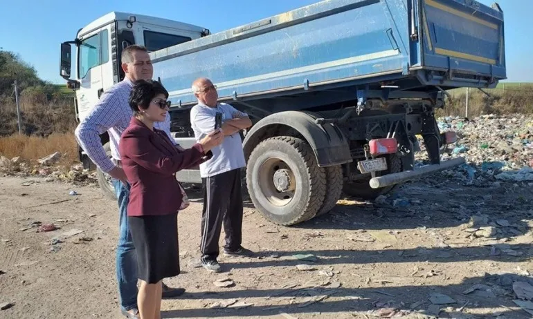 Деси Атанасова размаза Нинова с видео от депото за отпадъци в Разград - Tribune.bg