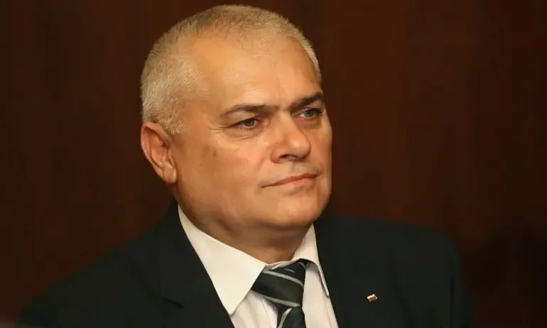 Валентин Радев: Промяната донесе неподдържана инфраструктура и завишени нива на пътен травматизъм - Tribune.bg