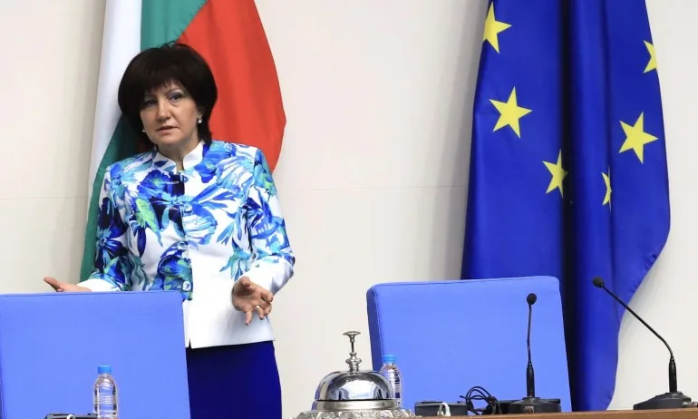 Караянчева: България е успявала винаги, когато е била единна - Tribune.bg