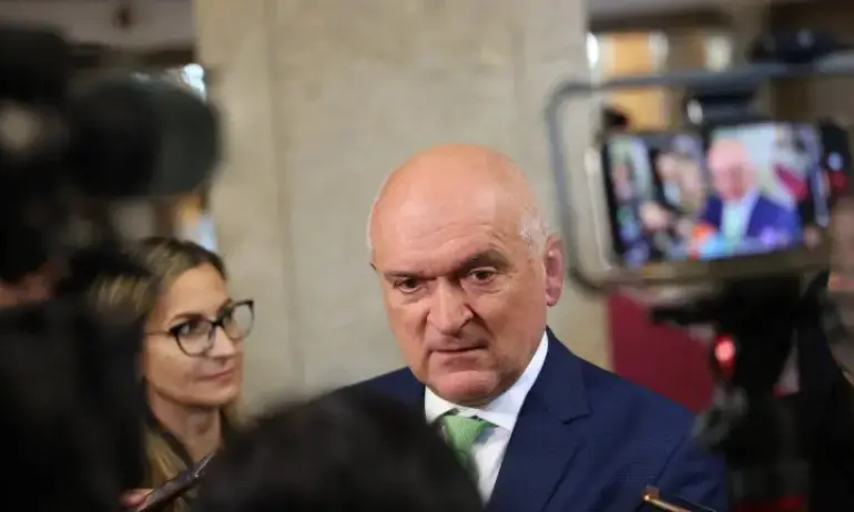 Главчев уволнил заместник шефа на ДАТО заради информация от службите - Tribune.bg