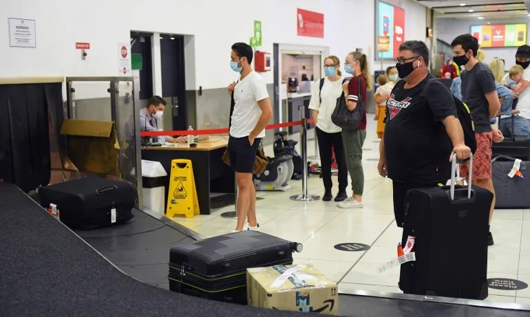 Влизането в Англия и Шотландия вече само с отрицателен тест за COVID-19 - Tribune.bg