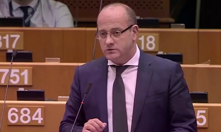 Отново българи срещу България в Брюксел: Радан Кънев се тревожел от беззаконие - Tribune.bg