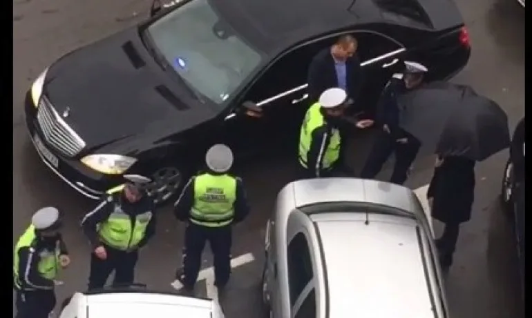 Пътните саги на Радева: Втора част на НСО срещу Пътна полиция (ВИДЕО) - Tribune.bg