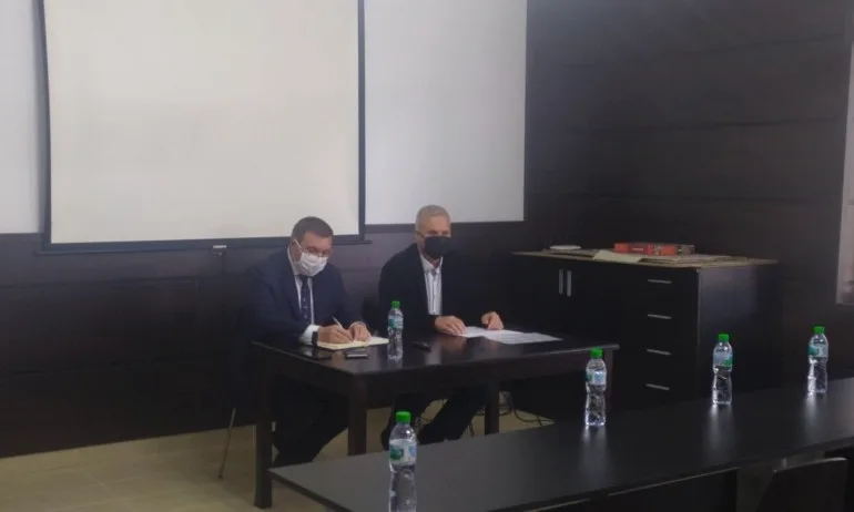 Здравният министър: Другият месец започваме инвестиционен проект за модернизация на спешната помощ - Tribune.bg