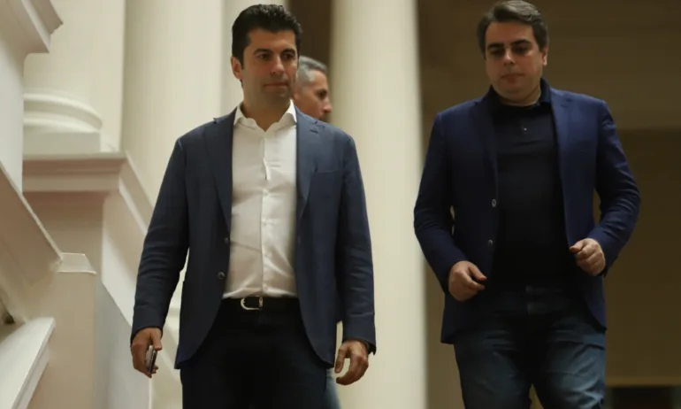 Очаква се програмата на евентуален кабинет начело с Асен Василев - Tribune.bg