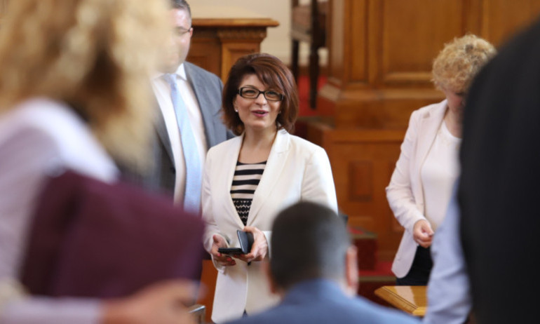 Чест гост ли е Десислава Атанасова в стаята на Възраждане?: Изненадвам се от ролята, която ми се отрежда в 47-ото Народно събрание - Tribune.bg