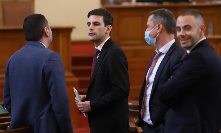 ГЕРБ-СДС: Липсват 3 млрд. лева, уж дадени за компенсации заради високите цени на тока - Tribune.bg