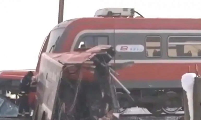 Влак помете автобус в Сърбия – има жертви - Tribune.bg