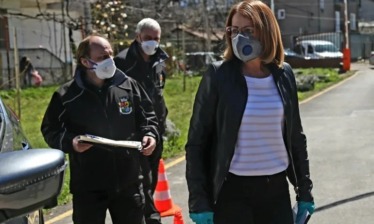 Фандъкова: 3 акта и 4 предупредителни протокола за нарушения на мерките в градския транспорт - Tribune.bg