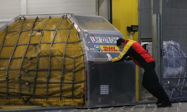 Разпределят пристигналата втора пратка от ваксини по РЗИ-тата - Tribune.bg