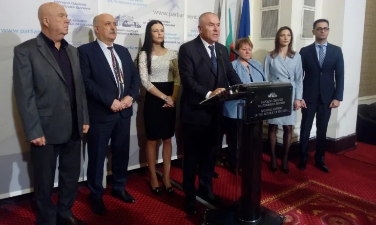 Марешки инициира референдум за еврото, изборното законодателство и боклука - Tribune.bg