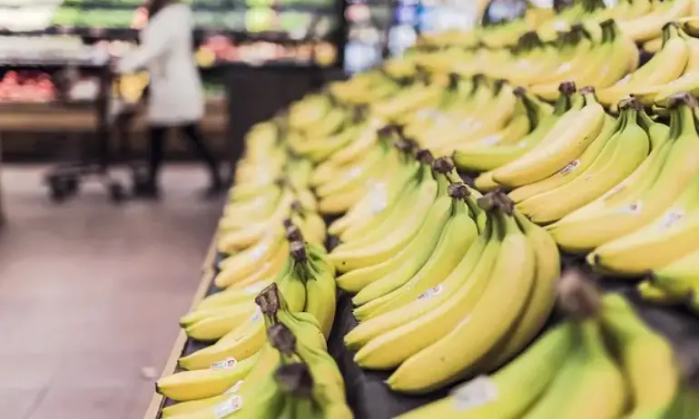 Русия спря вноса на банани и цветя от Еквадор, седмици