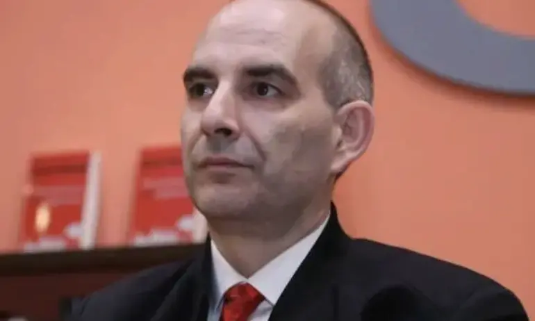 Волгин: Татковците и мадампомпадурите се опитват да скрият некадърността си, обвинявайки президента - Tribune.bg