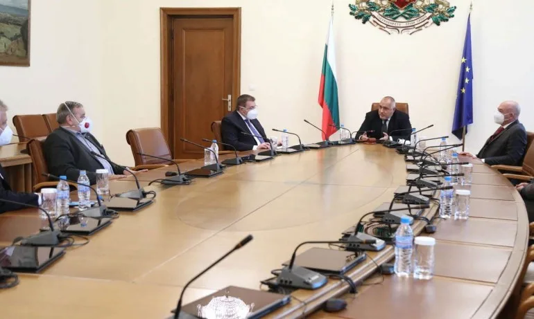 Във ВМА се разкриват още 4 клиники за ковид лечение - Tribune.bg