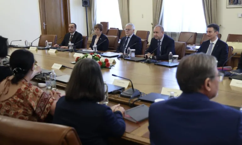 Радев: Правителството има амбицията да развива съвременна научна и изследователска инфраструктура - Tribune.bg