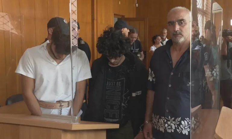 Тримата сирийци, обвинени за трафик на мигранти, остават в ареста - Tribune.bg