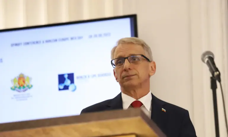 Николай Денков поканил на среща в неделя енергетици и синдикати - Tribune.bg