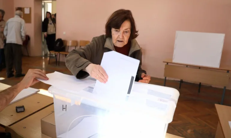 182 жалби и сигнали до ЦИК, 75 от над 9000 машини спряха вчера - Tribune.bg