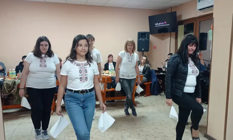 Денят на народните будители в Йоглав, община Ловеч, събра две читалища - Tribune.bg