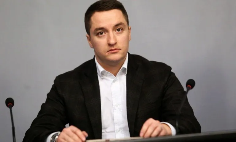 БСП с жалба в КС срещу участието на депутати под карантина в заседанието на парламента - Tribune.bg