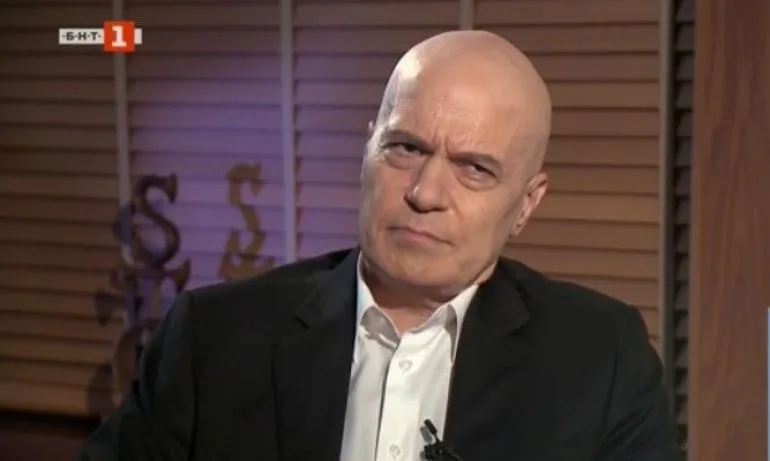 Интервю по пантофи: Потопи Нинова, накисна Иванов и Манолова, отчете се към ДПС - Tribune.bg