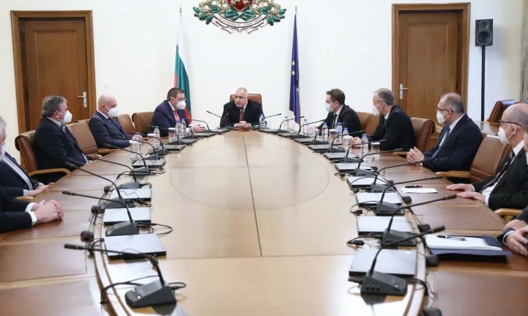 Щабът с препоръка: От другата седмица да отворят залите за фитнес, спорт и култура, както и магазините в МОЛ-овете - Tribune.bg