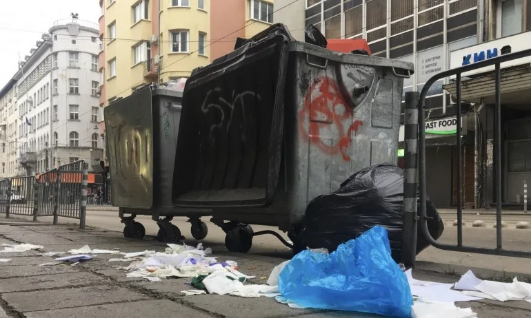 Ще ползвам контейнери и изхвърлен матрак. Барикадирам се до оставка на Радев! - Tribune.bg