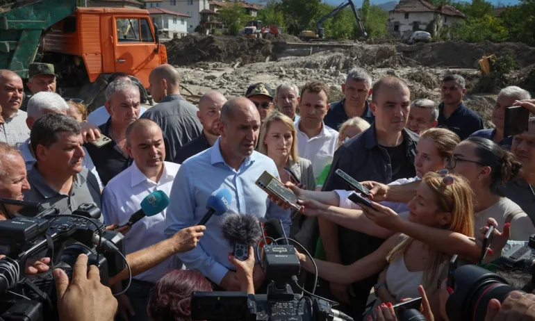 Пресслужбата на МС за задържаните: Хората в Струмяни общуват напълно свободно с министър-председателя - Tribune.bg
