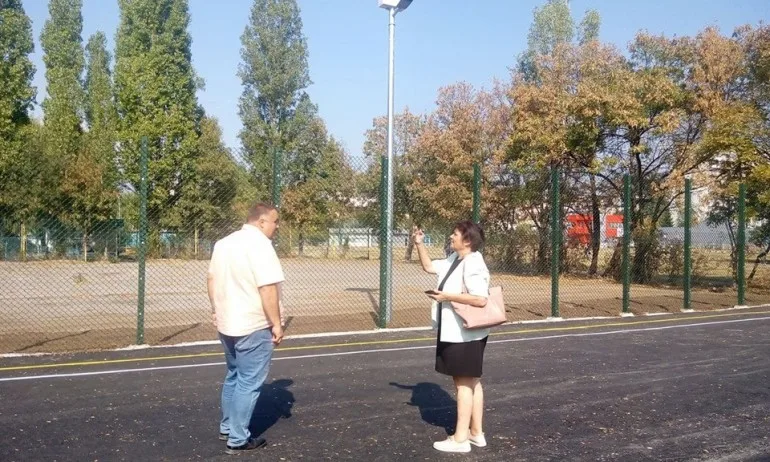 Кандидат-кметът на район Искър провери напредъка по обновяването на 3 спортни площадки в района - Tribune.bg
