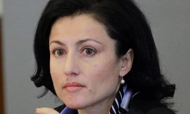 Десислава Танева се среща с еврокомисаря по здравеопазване и безопасност на храните - Tribune.bg