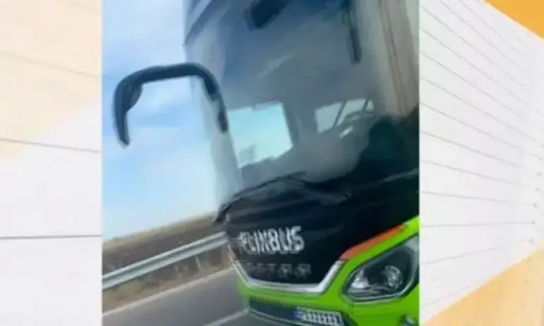 Дете зад волана: Момченце шофира в скута на водач автобус на АМ Тракия - Tribune.bg