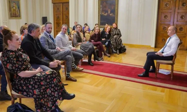 Радев даде урок на служебния си министър на културата - Tribune.bg