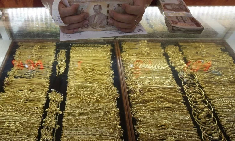 Цената на златото тръгна надолу за пръв път от девет седмици - Tribune.bg