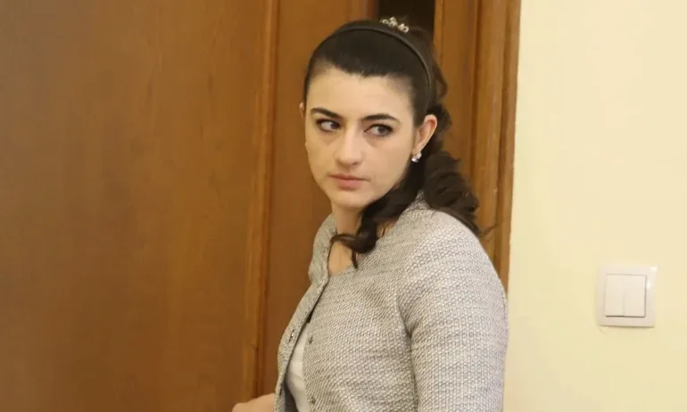 Лена Бориславова влиза в листите на ПП/ДБ, но няма да става депутат - Tribune.bg