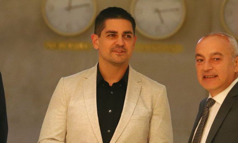 Колтуклиева за Радостин Василев: Твърде силно е изкушението за младите лъвчета, попаднали вчера в политиката - Tribune.bg