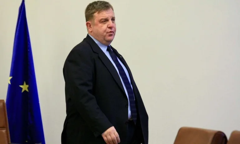 Каракачанов: До края на годината трябва да имаме договор за новите кораби за флота - Tribune.bg